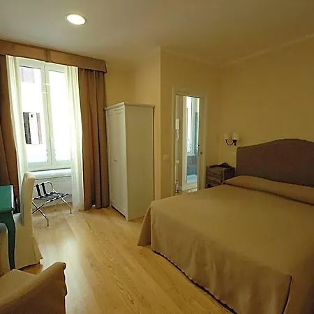Residenza Dei Gracchi 4*