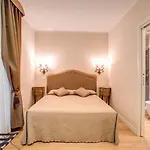 Residenza Dei Gracchi Pensjonat 4*